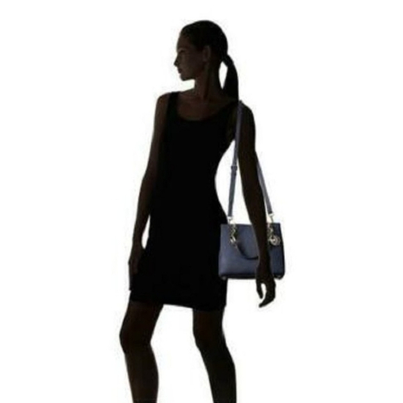 Michael Kors Cynthia Saffiano Leather Satchel. - Picture 2 of 16